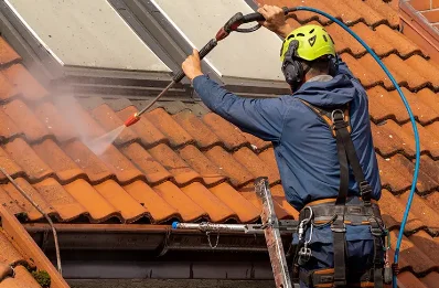 Démoussage et hydrofuge de toiture à Quiberon